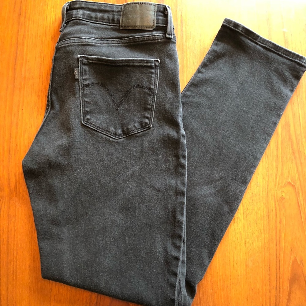 Levi’s - size 10
